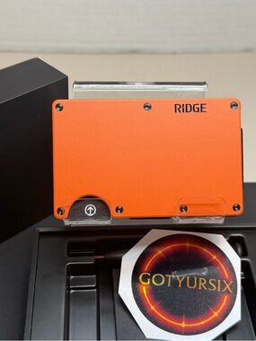 2.0 RIDGE WALLET | BASECAMP ORANGE (NWOT)